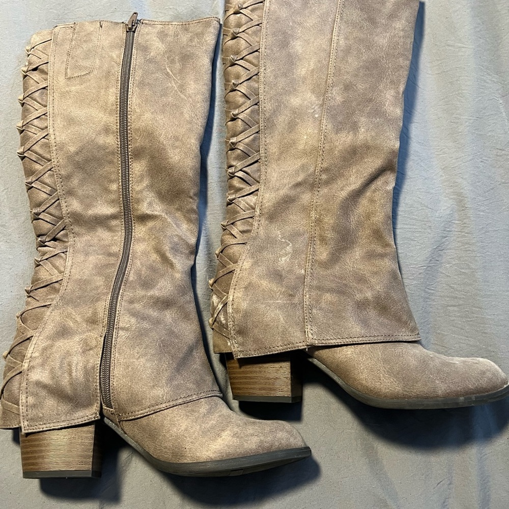 Adorable knee high boots!